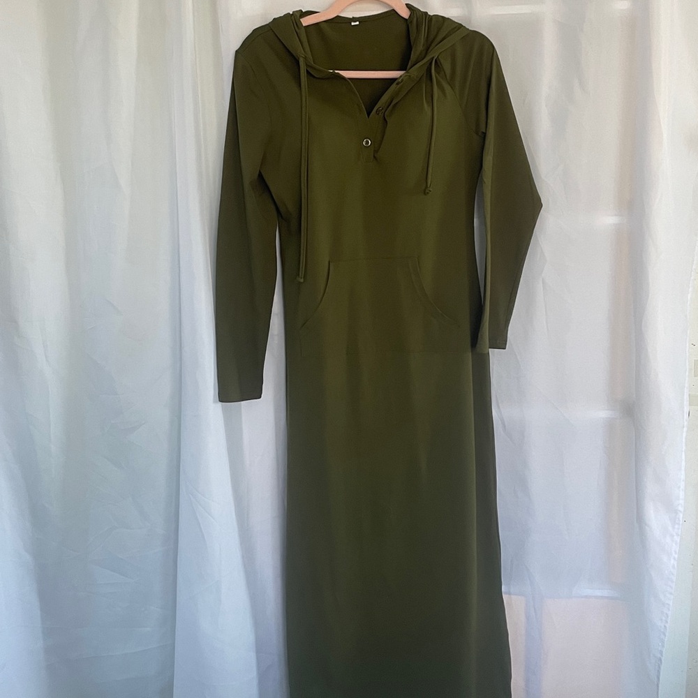 Olive Green Hooded Dress 95 Rayon & 5 Spandex Length 50, Pit to Pit 20, Arm 18 - Picture 5 of 8